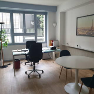 Bureau privé 20 m² 4 postes Location bureau Rue la Condamine Paris 75017 - photo 4